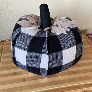 NEW 🖤 B&W Weighted Plaid Patterned Knit Farmhouse Decor Pumpkin